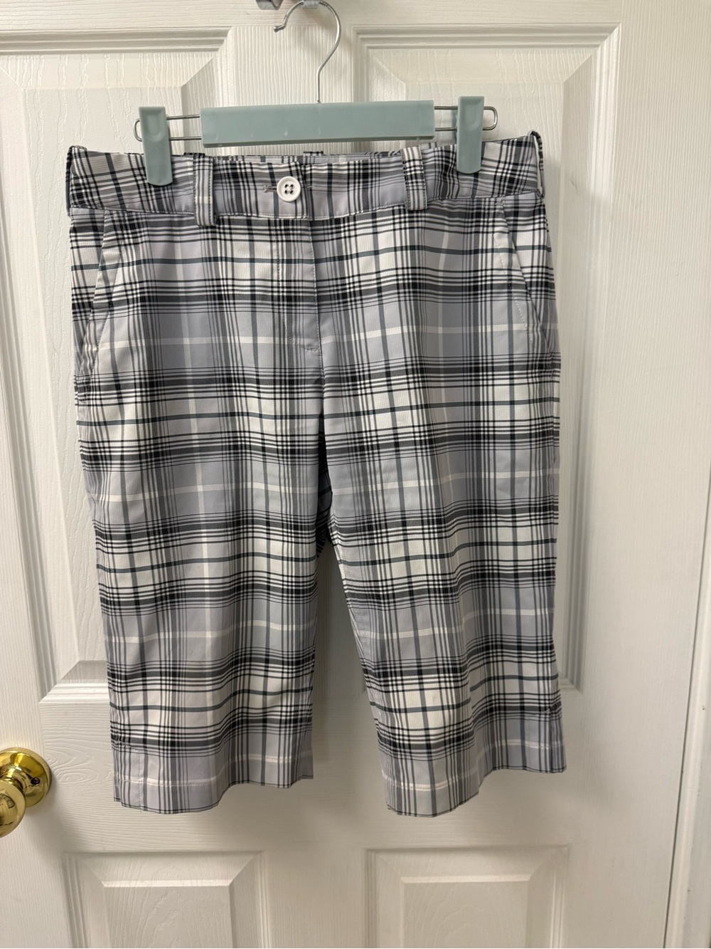 Nike Golf Ladies Bermuda Shorts Size 4 Tour Performance Gray Neutral Plaid